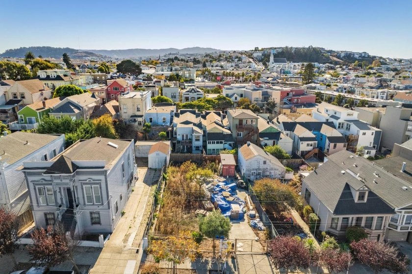 Fantastic opportunity for contractors, builders, and investors! - photo 3