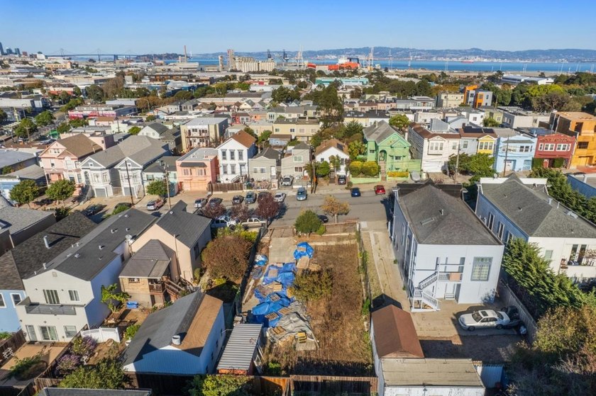 Fantastic opportunity for contractors, builders, and investors! - photo 7
