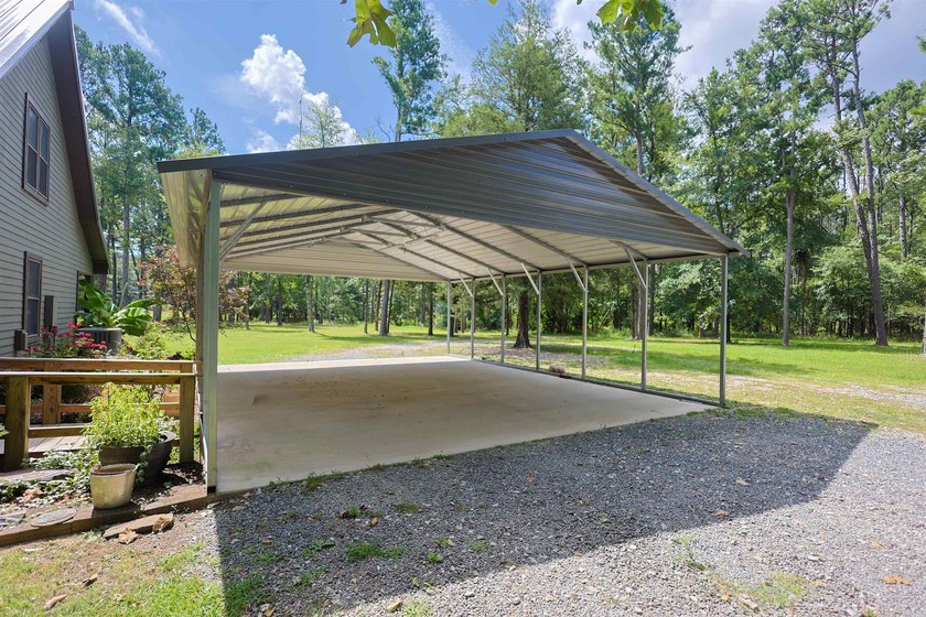 Situated on 5.78 +/- acres in the Lakeview Estates subdivision - photo 6