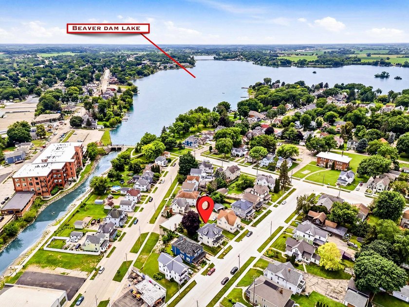 With a little TLC, this 4 bedroom, 1.5 bath home could be - photo 4