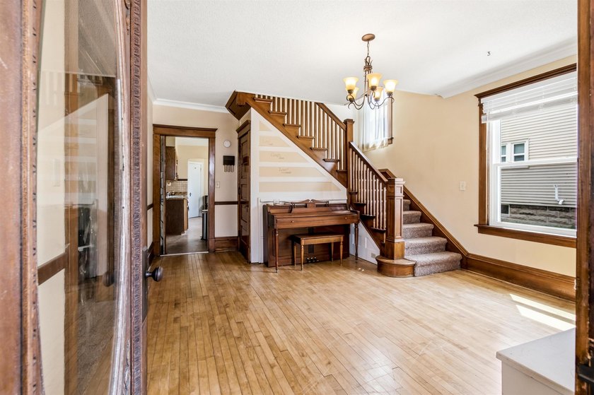 With a little TLC, this 4 bedroom, 1.5 bath home could be - photo 10