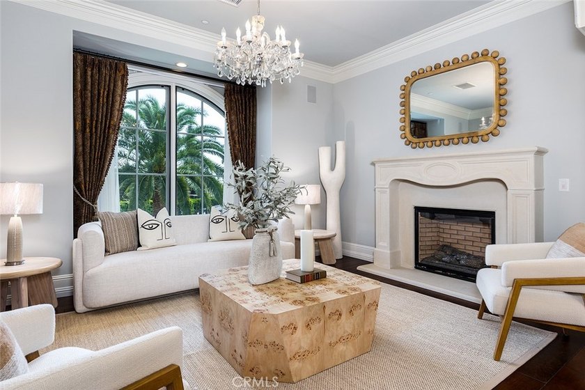 A Private Resort Estate in Arcadia's Prestigious Upper Rancho: A - photo 12