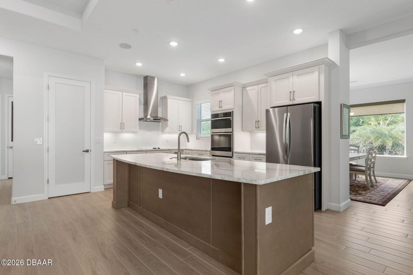 Step inside 114 New Leatherwood Drive, where luxury, comfort - photo 2