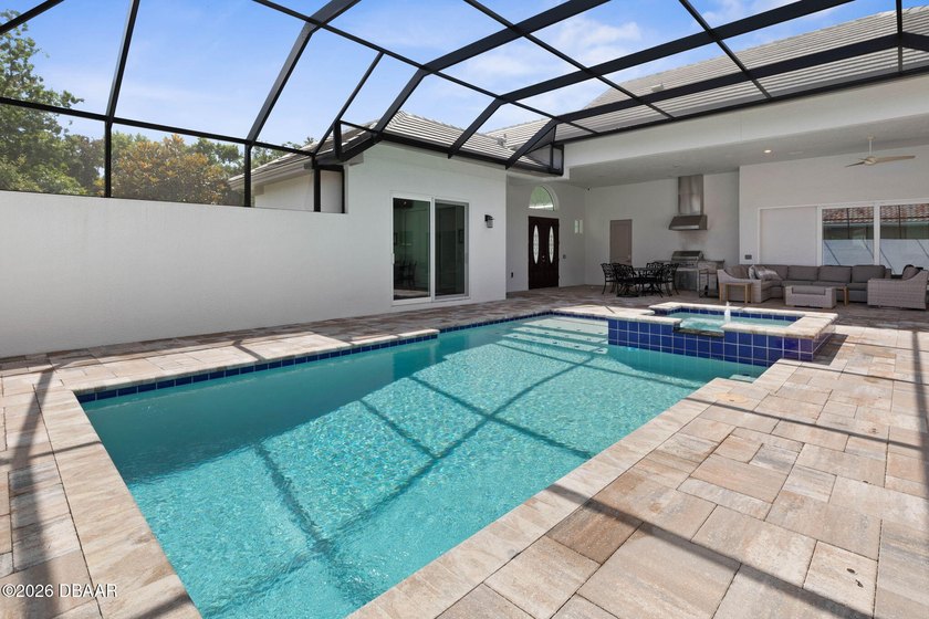 Step inside 114 New Leatherwood Drive, where luxury, comfort - photo 5