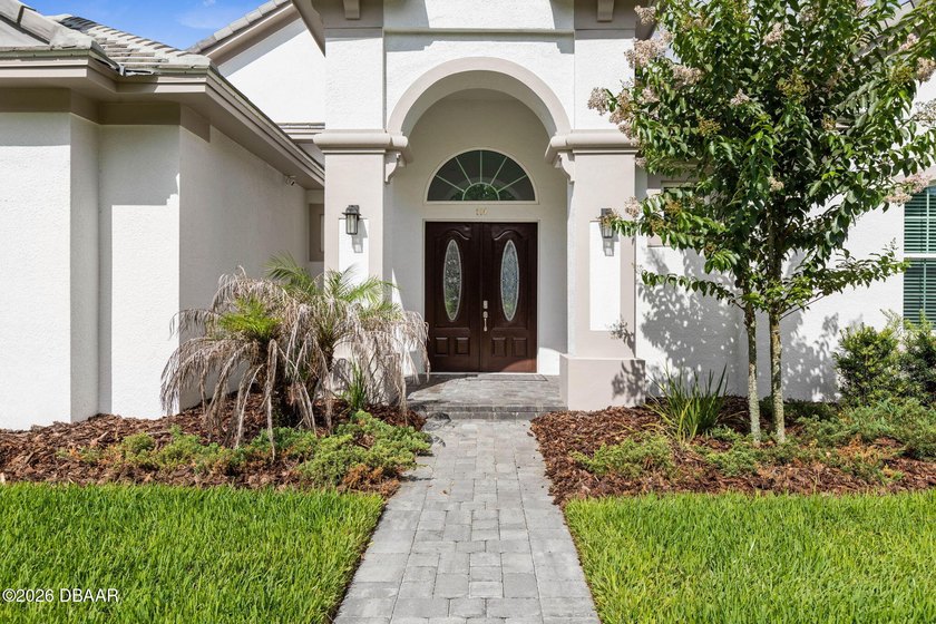 Step inside 114 New Leatherwood Drive, where luxury, comfort - photo 9