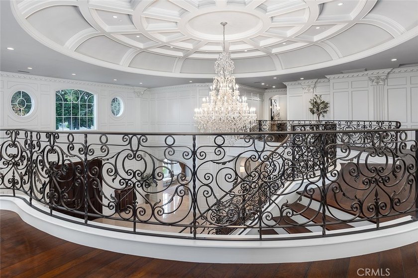 A Private Resort Estate in Arcadia's Prestigious Upper Rancho: A - photo 29