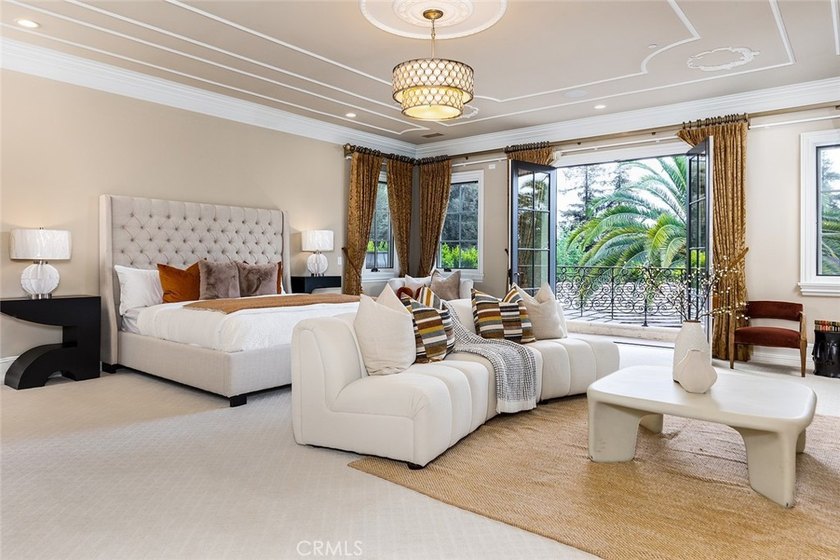 A Private Resort Estate in Arcadia's Prestigious Upper Rancho: A - photo 31