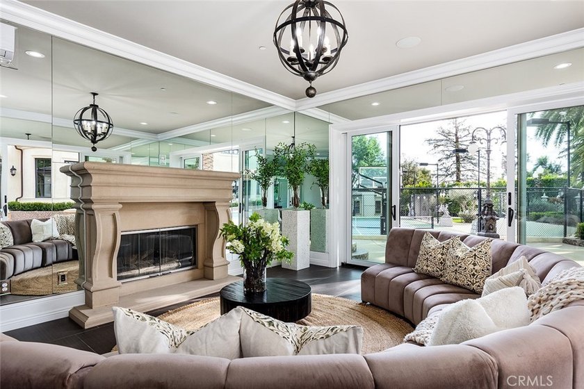 A Private Resort Estate in Arcadia's Prestigious Upper Rancho: A - photo 45