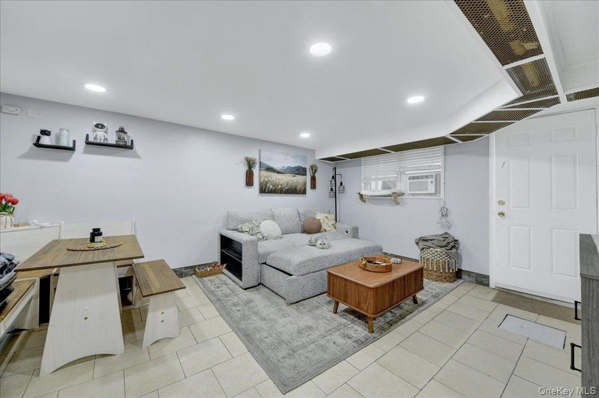 Welcome to 1804 Seminole Avenue, a beautifully maintained - photo 3