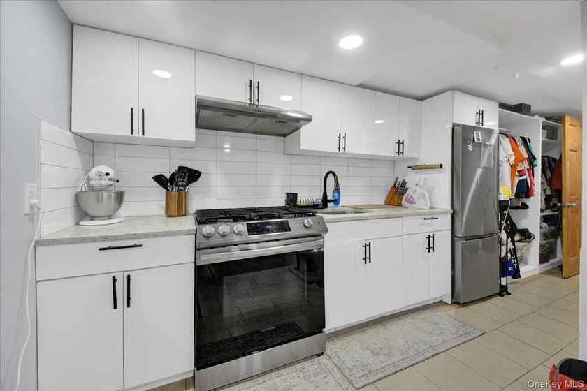 Welcome to 1804 Seminole Avenue, a beautifully maintained - photo 4