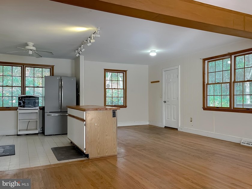Enjoy waterfront living with this cottage style home offering - photo 7