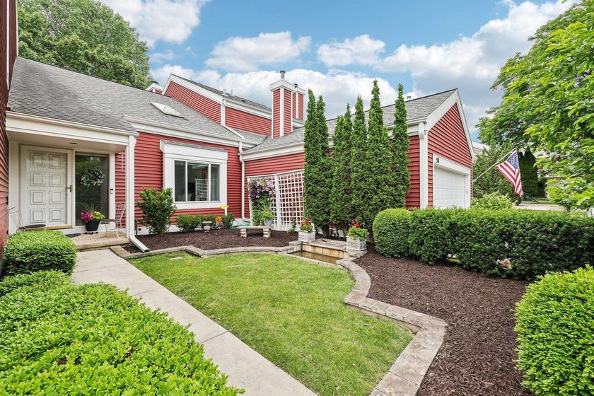 One of Tamarack Trails finest Condo's on a private wooded lot - photo 2