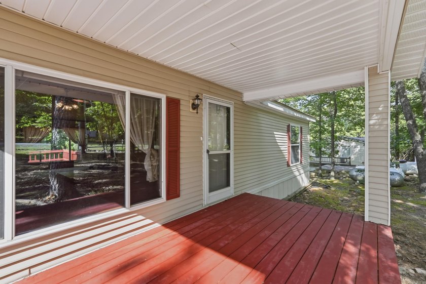 Bring your vision to this Greers Ferry Lake home on the - photo 4