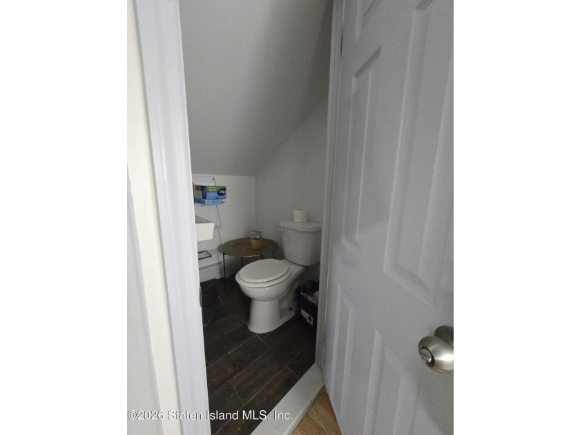ALL BRICK SINGLE FAMILY 4 BEDROOM, 3 BATHROOM. RENOVATED IN 2021 - photo 12