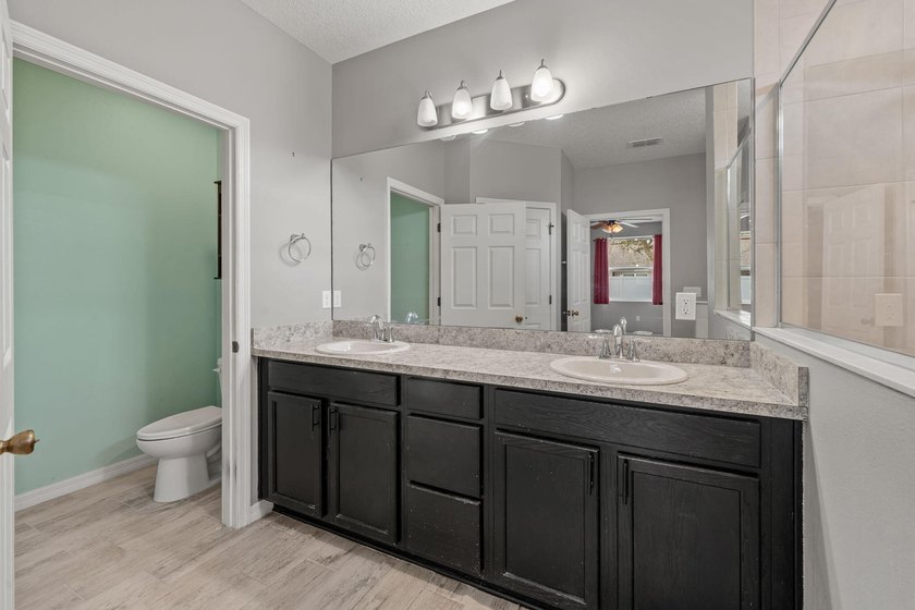 Price repositioned for immediate interest... Best value in the - photo 18