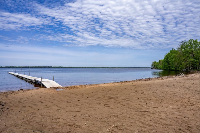 Build your Castle Rock Lake getaway on this 1.5-acre wooded lot - photo 10