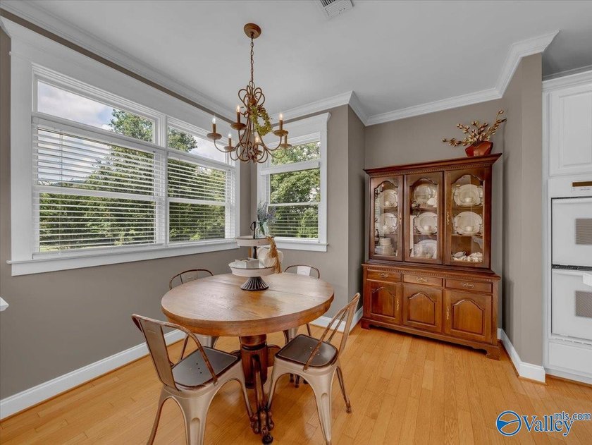 Enjoy the perfect blend of country living and city convenience - photo 14