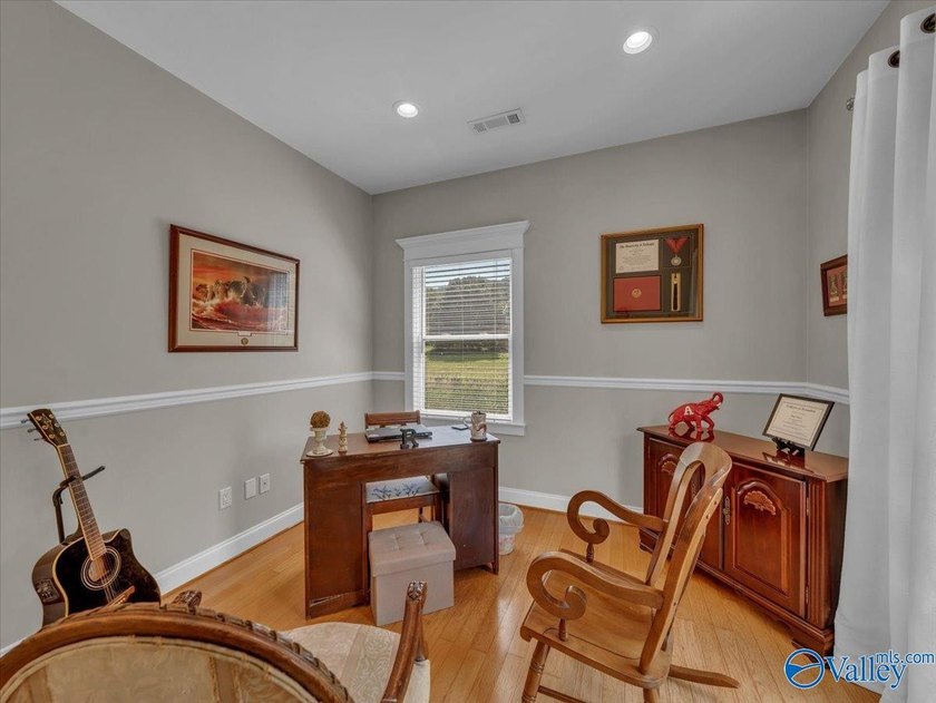 Enjoy the perfect blend of country living and city convenience - photo 23