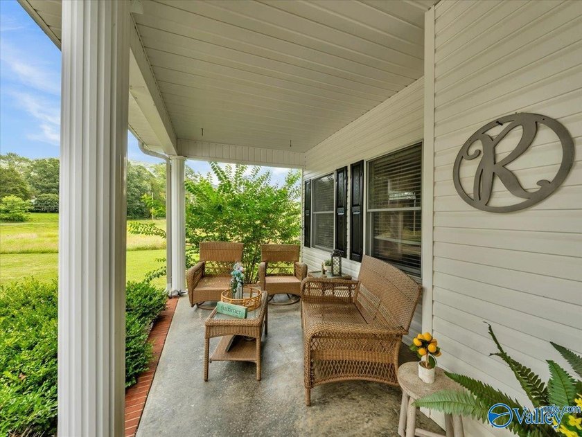 Enjoy the perfect blend of country living and city convenience - photo 36