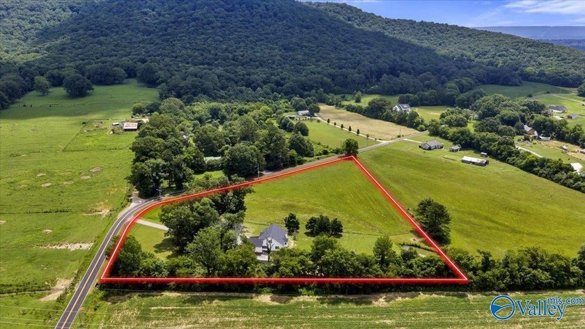 Enjoy the perfect blend of country living and city convenience - photo 39