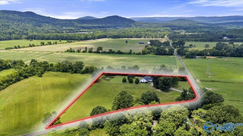 Enjoy the perfect blend of country living and city convenience - photo 42