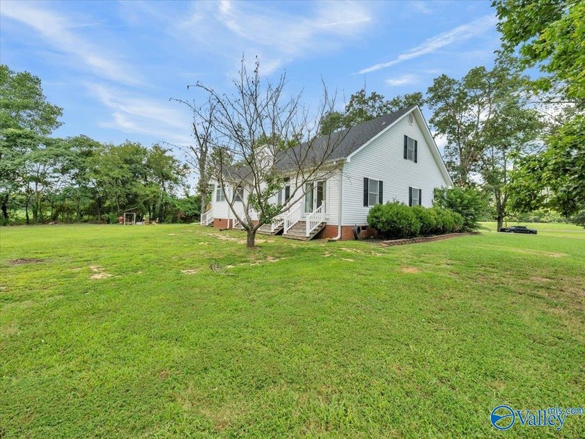 Enjoy the perfect blend of country living and city convenience - photo 48