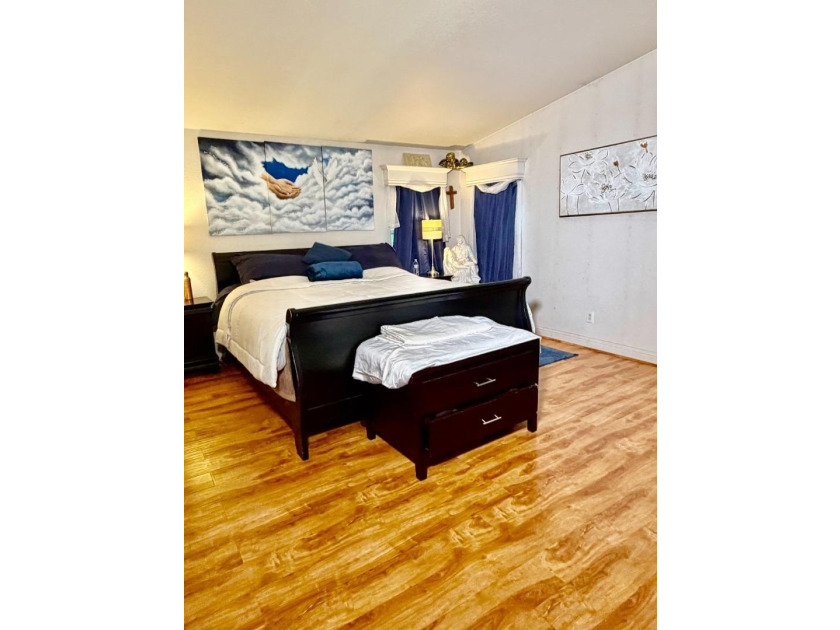 Welcome to this charming 3-bedroom, 2-bathroom home in the - photo 7