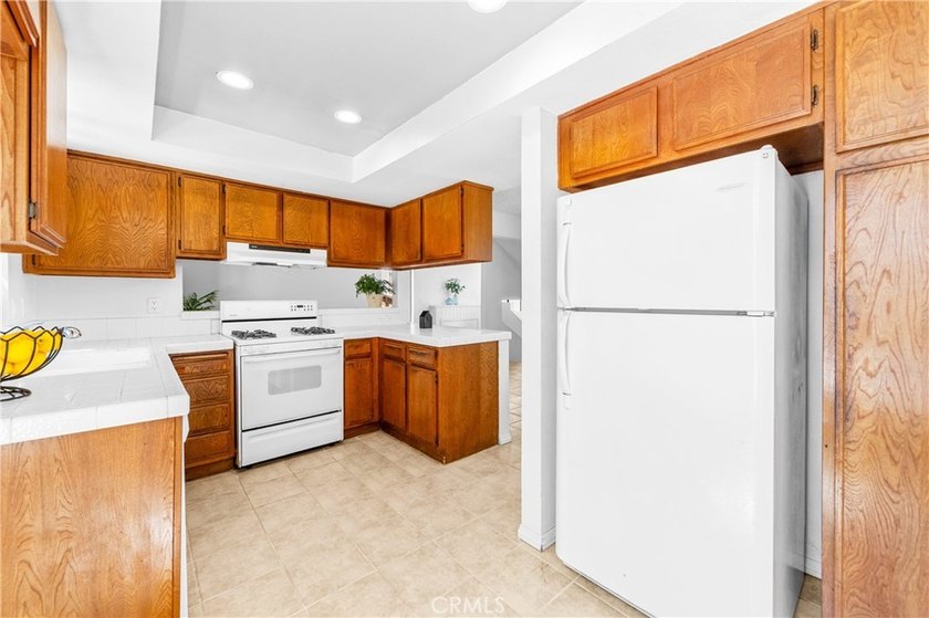 Nestled in the highly desirable Whalers Cove tract, this - photo 25