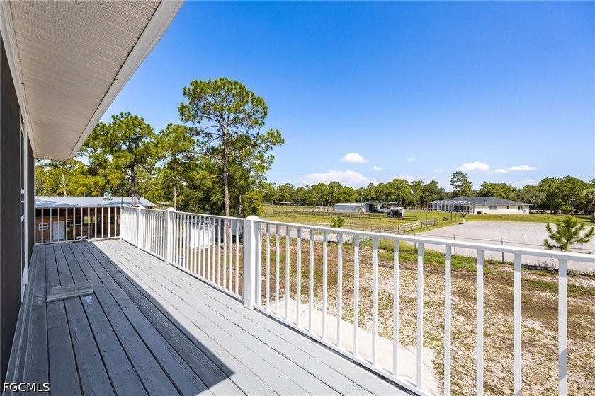 Escape to the peace and privacy of country living with this - photo 8