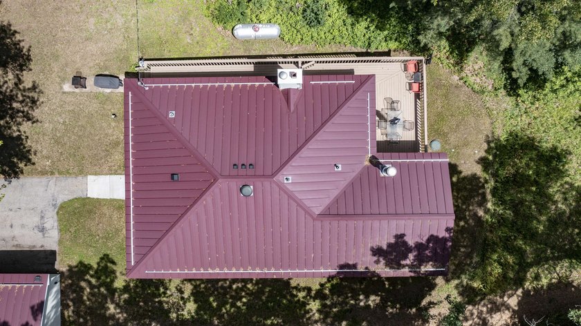 Welcome to this spacious 5-bedroom lakefront home on Marl Lake! - photo 8