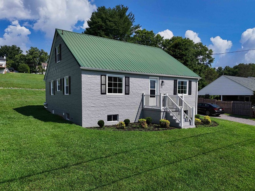 Filled w/ character &amp; charm, this beautifully updated - photo 3