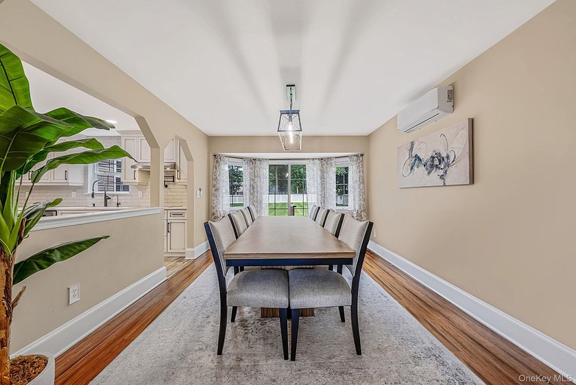 Welcome to this beautifully renovated colonial 4 Bedrooms, 4 - photo 8