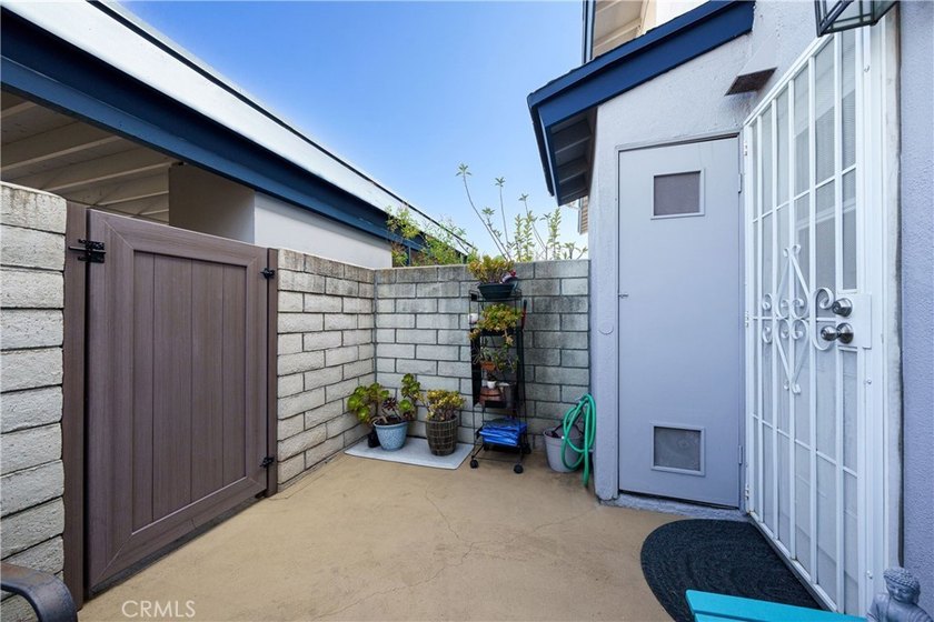 Superior location, close to Huntington Harbor, shopping, schools - photo 19