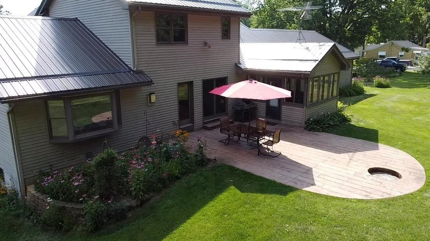 Beautiful rural 4 bedroom home! 2.38 wooded private acres not - photo 4