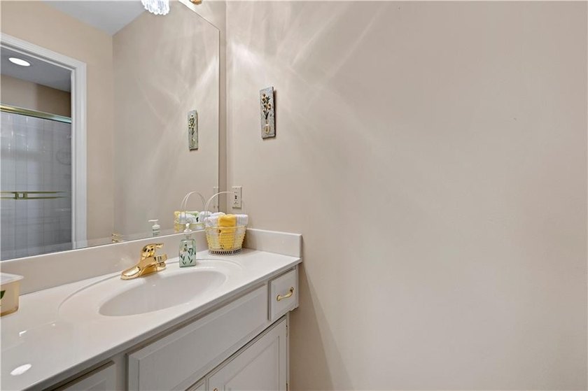 Stunning Custom Built Masterpiece on Extensively Landscaped - photo 36