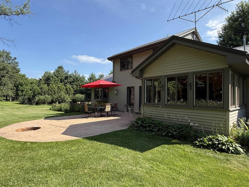 Beautiful rural 4 bedroom home! 2.38 wooded private acres not - photo 6