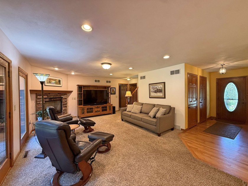 Beautiful rural 4 bedroom home! 2.38 wooded private acres not - photo 10