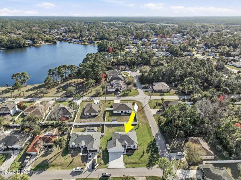 Enjoy spacious living with 10-foot ceilings and a bright, open - photo 10