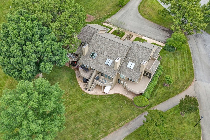 Experience carefree lake living in this beautifully maintained - photo 7