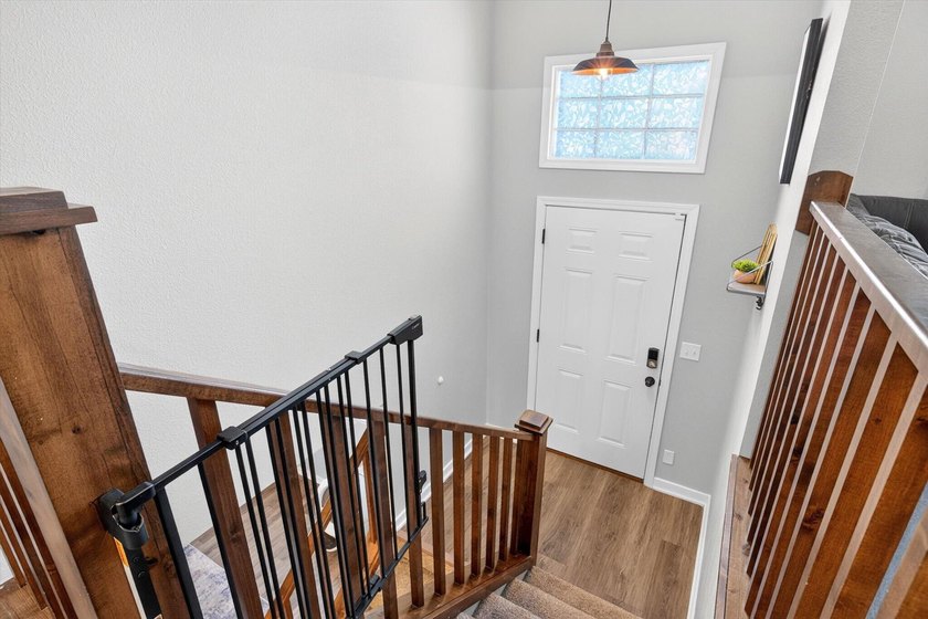 Built in 2021, this well-maintained 3 bedroom, 2 bathroom - photo 4