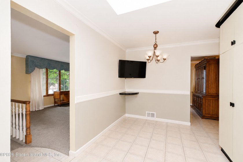 Location! Location! Location! Welcome to 799 Davis Avenue, a - photo 12