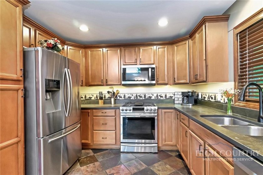 Just listed! Worth the wait! This beautifully maintained Sugar - photo 24