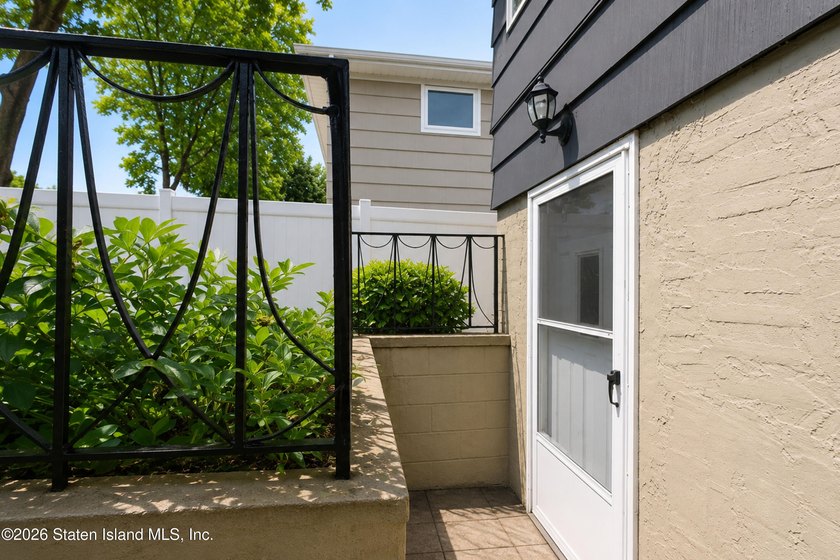 Location! Location! Location! Welcome to 799 Davis Avenue, a - photo 36