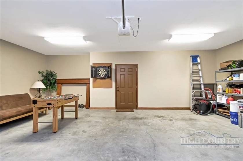 Just listed! Worth the wait! This beautifully maintained Sugar - photo 42