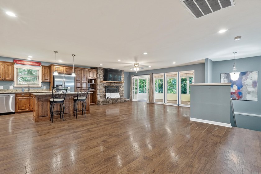 Experience affordable living in the nation's largest gated - photo 5
