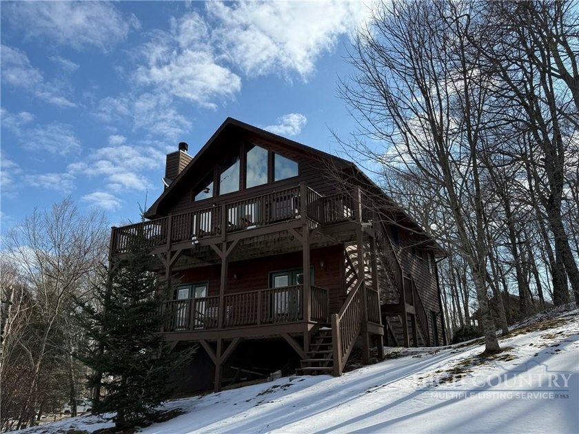 Just listed! Worth the wait! This beautifully maintained Sugar - photo 47