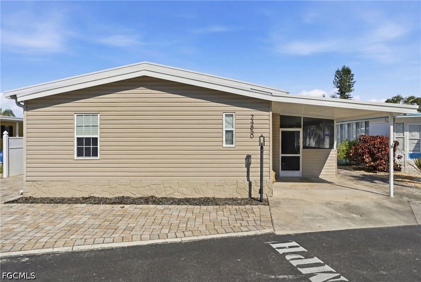 Best value in Spring Creek Village! This rare 3-bedroom 2 bath - photo 2