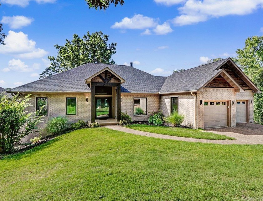 Beautifully updated lakefront home tucked away on a quiet cove - photo 2