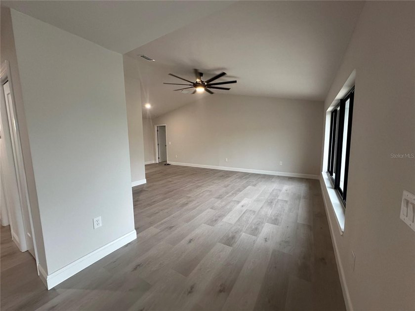 Welcome home! This beautiful updated property is completely - photo 3