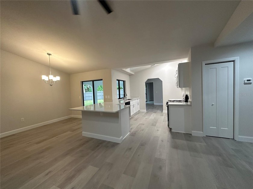 Welcome home! This beautiful updated property is completely - photo 6